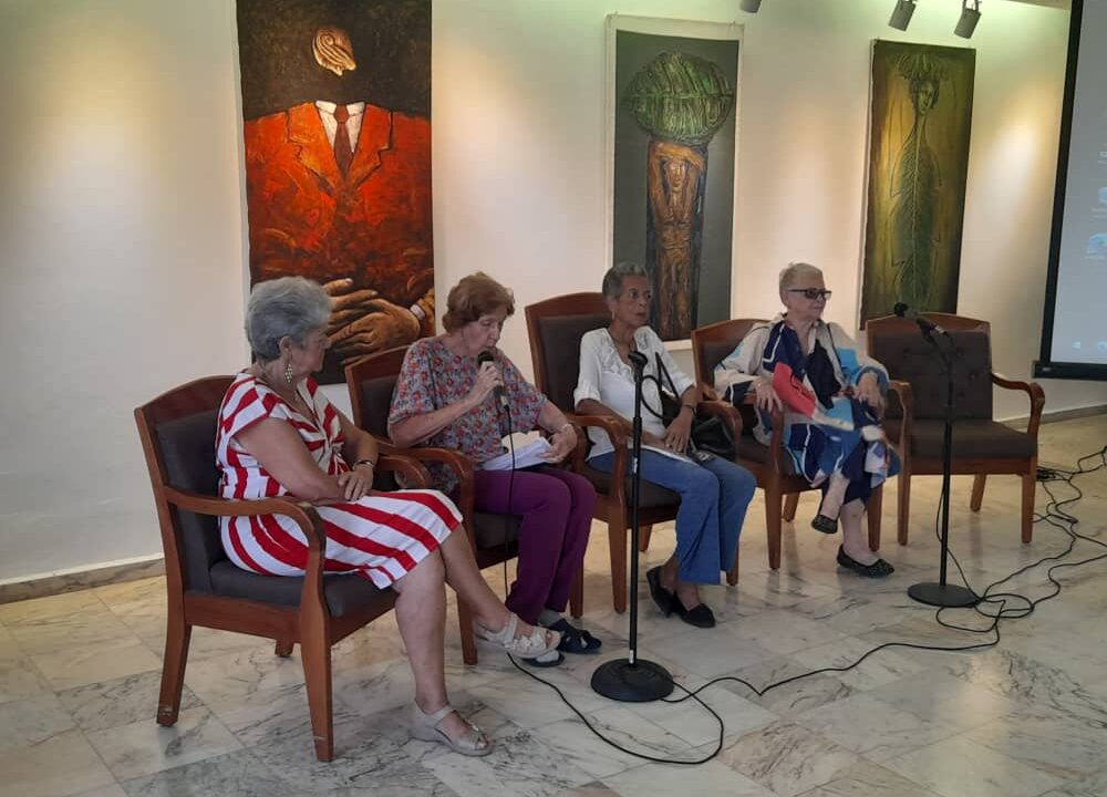Homenaje en la Sala Rubén Martínez Villena