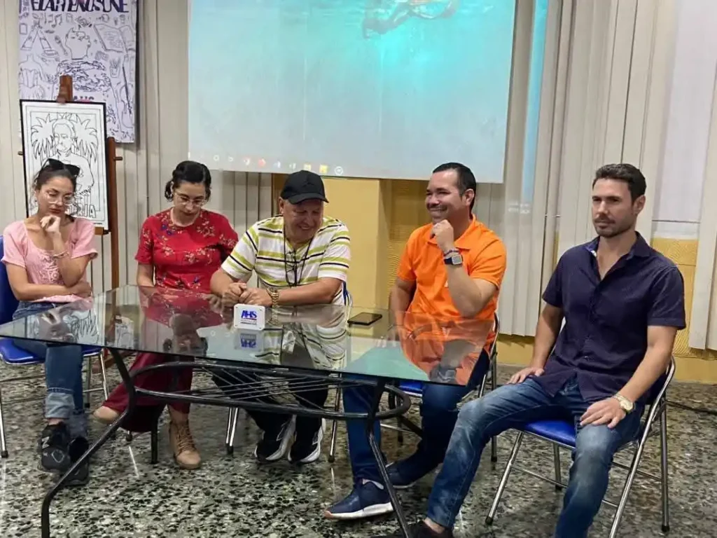 jóvenes artistas cubanos