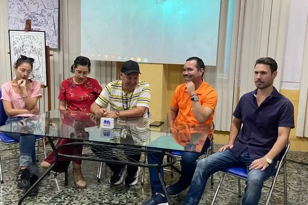 jóvenes artistas cubanos